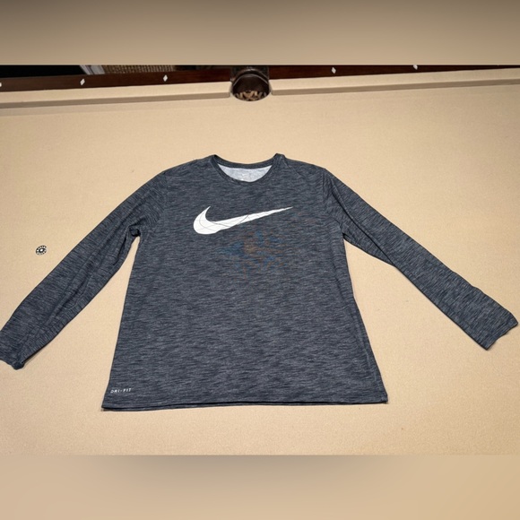 Nike Men's Gray Long Sleeve Athletic Top - Picture 1 of 7